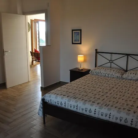 לינה וארוחת בוקר La Civetta